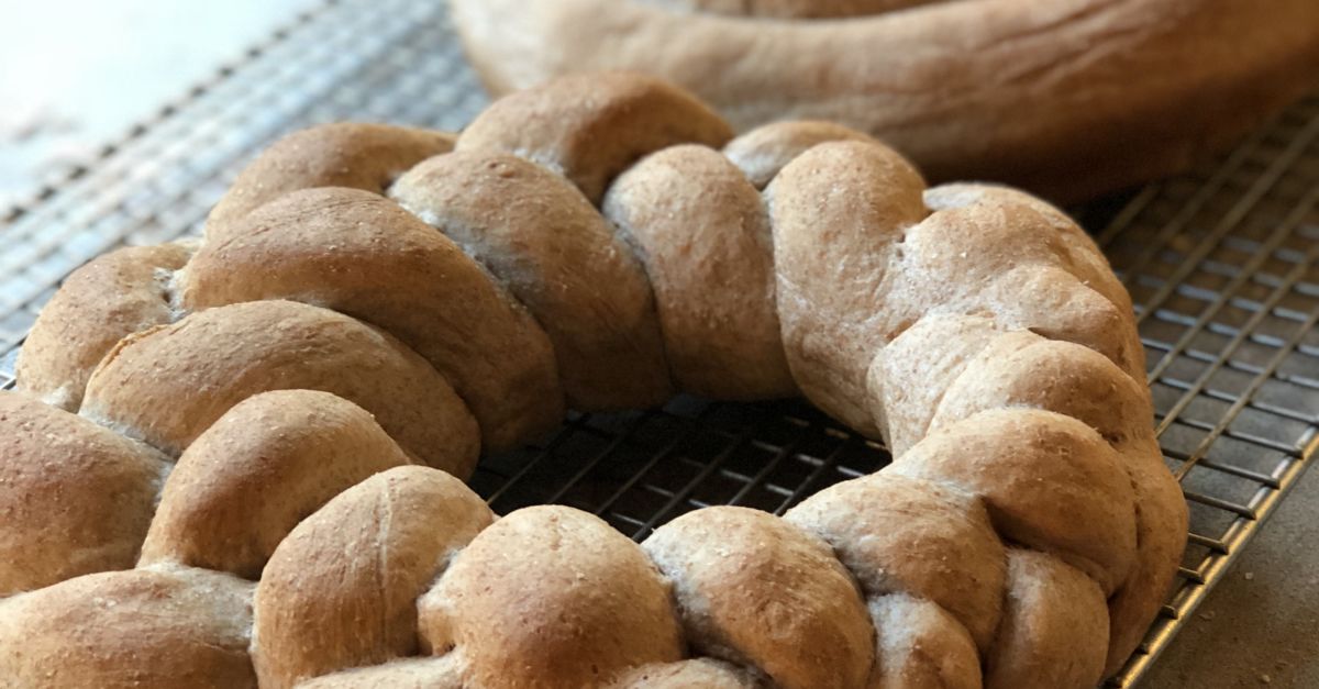 Mayim Bialik S Vegan Whole Wheat Challah Recipe For Jewish New Year