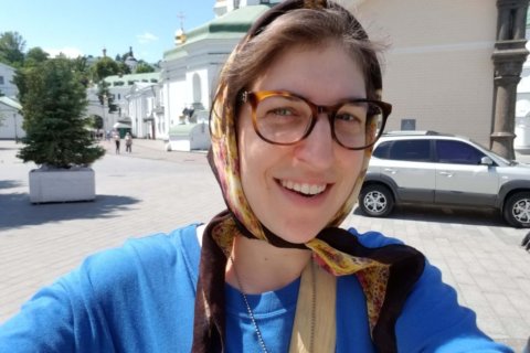 On a trip to Kyiv, Mayim remembers what her family lost there