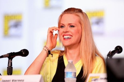 Janet Varney finds meaning in her mom’s tunic