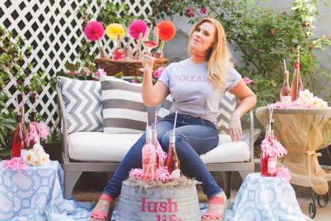 With ‘refreshing, fun pink bubbles,’ Sarah Tracey is ready for picnics and patios