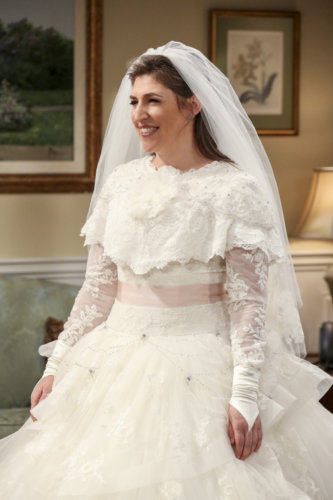 Mayim Bialik as Amy Farrah Fowler in her wedding dress for the season 11 finale.