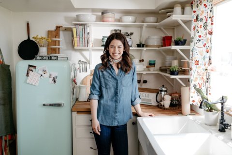 Molly Yeh, of ‘Girl Meets Farm,’ on carbs, cakes and the perfect challah-making music