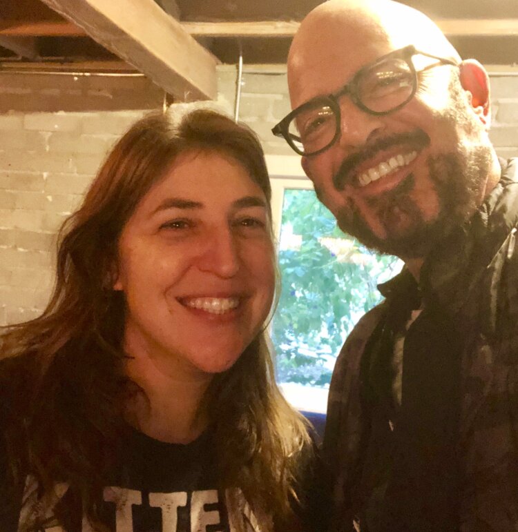 Mayim Bialik shares cat tips learned from Jackson Galaxy Grok Nation